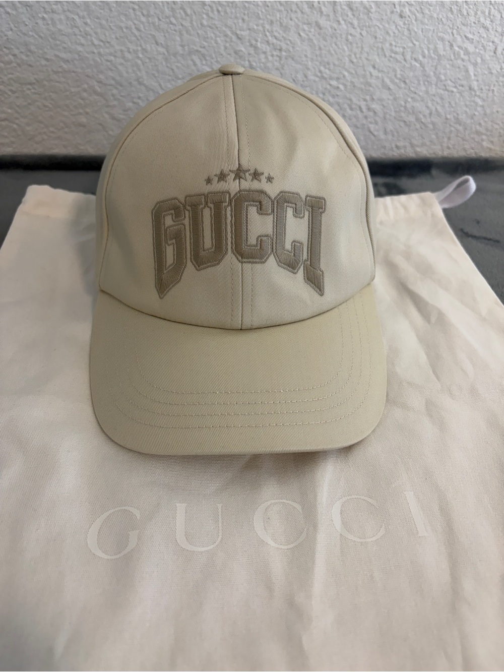 Brand New Men’s Gucci Cotton Embroidered Baseball Hat in Beige Size L (59 cm)